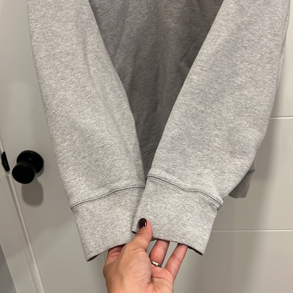 Levi’s gray long sleeve sweater size large - Picture 8 of 11
